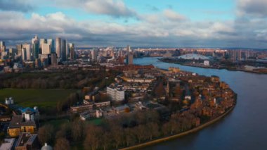 Londra'nın havadan panoramik şehir manzarası ve Thames Nehri manzarası, İngiltere, Birleşik Krallık