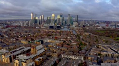 Londra'nın havadan panoramik şehir manzarası ve Thames Nehri manzarası, İngiltere, Birleşik Krallık