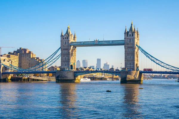 Tower Bridge London Großbritannien Klarer Blauer Himmel Über Der Stadt — Stockfoto