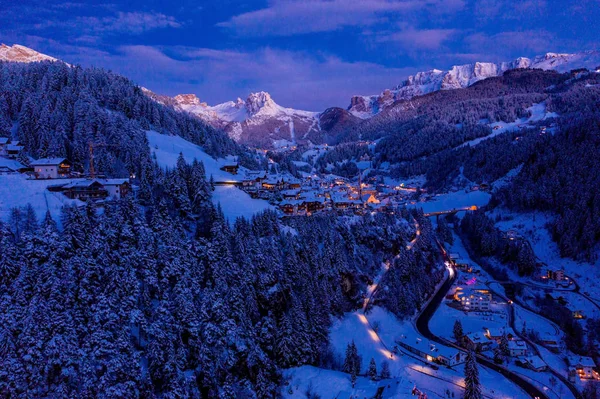 Bela Vista Panorâmica Das Montanhas Dolomitas Entardecer Durante Inverno Pôr — Fotografia de Stock