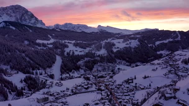 Gyönyörű Naplemente Alpok Fölött Olaszországban Hatalmas Dolomite Hegyek Közel Téli — Stock videók