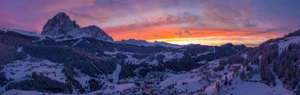 Pôr Sol Mágico Sobre Montanhas Dolomitas Alpes Italianos Perto Val — Fotografia de Stock