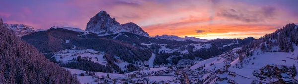 Pôr Sol Mágico Sobre Montanhas Dolomitas Alpes Italianos Perto Val — Fotografia de Stock