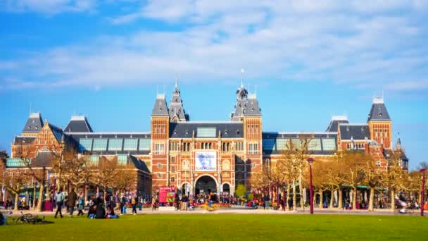 Schitterend Uitzicht Het Rijksmuseum Amsterdam Wolken Passeren Het Gebouw Tijdens — Stockvideo