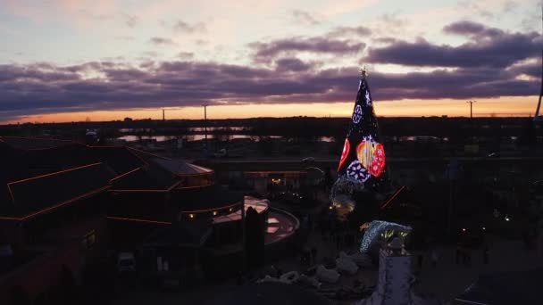 Árbol Navidad Más Hermoso Europa Ubicado Riga Letonia Restaurante Lido — Vídeo de stock