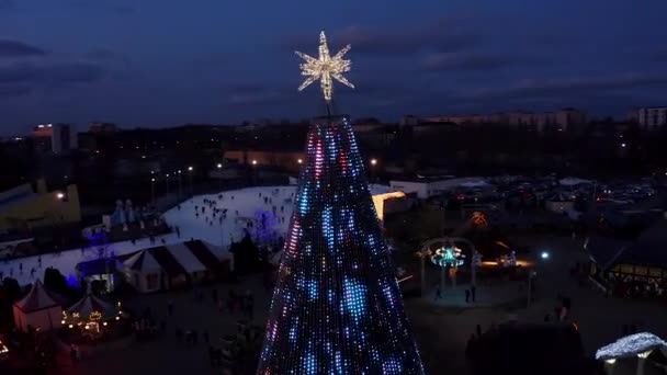 Árbol Navidad Más Hermoso Europa Ubicado Riga Letonia Restaurante Lido — Vídeos de Stock