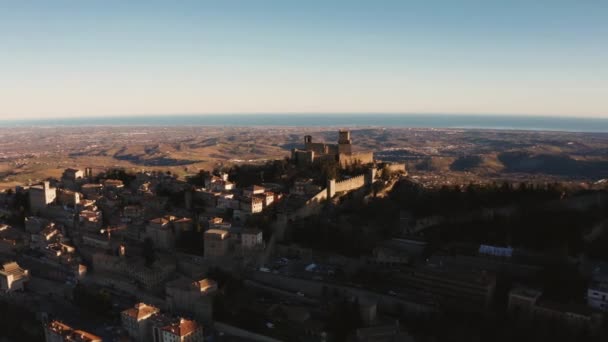 Légi Felvétel Monte Titano San Marino San Marino Reggeli Naplementekor — Stock videók