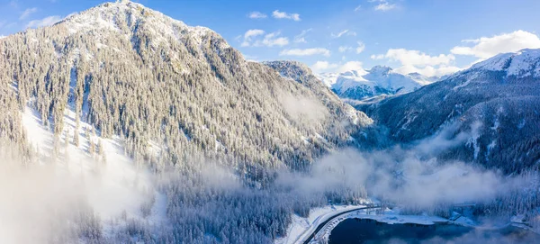 Vista Panorámica Del Paisaje Idílico Invierno Los Alpes Suizos Con —  Fotos de Stock