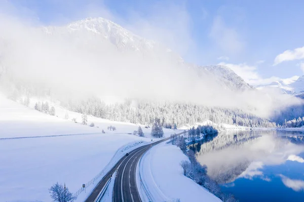 Magical Switzerland Winter Lake Middle Alps Surrounded Magical Forest Covered — 스톡 사진
