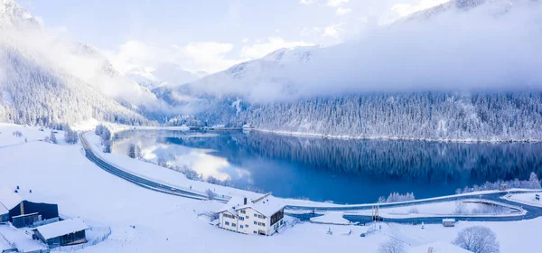 Magico Lago Invernale Svizzero Mezzo Alle Alpi Circondato Dalla Magica — Foto Stock