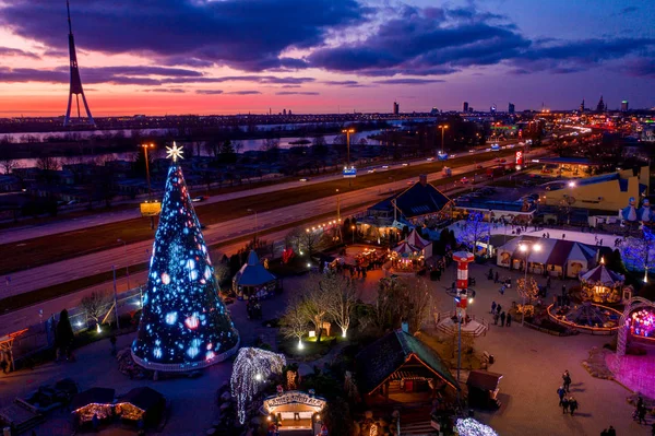Der Größte Und Schönste Weihnachtsbaum Europas Befindet Sich Riga Lettland — Stockfoto