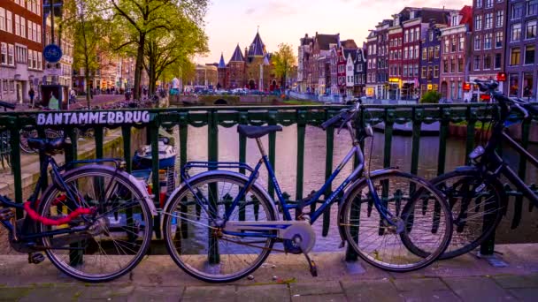 Amsterdam Nederland Juni 2019 Amsterdamse Skyline Zonsondergang Timelapse Aan Grachtengordel — Stockvideo