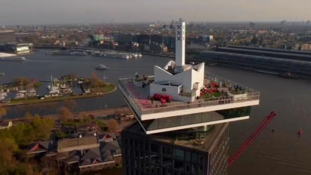 Luftaufnahme Des Amsterdam Eye Film Museum Ein Aussichtsturm Gebäude Und — Stockvideo