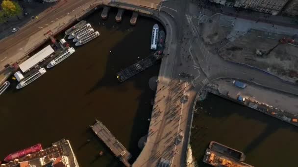 Amsterdam Hollanda Westerkerk Kilisesinin Insansız Hava Aracı Görüntüsü Köprü Tekne — Stok video