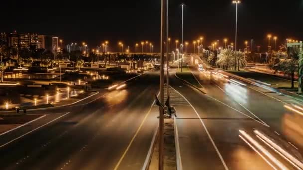 Довгий Шлях Стріляв Абу Дабі Нічній Вулиці Міста Біжить Автомобільний — стокове відео