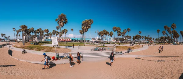2019 로스앤젤레스 베니스 지구에 캘리포니아의 영혼입니다 산책을 하거나 자전거를 해변을 — 스톡 사진