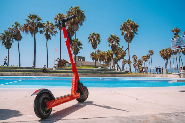 Venice Beach Usa May 2019 Orange Electric Dockless Scooter Ready — Stock Photo, Image