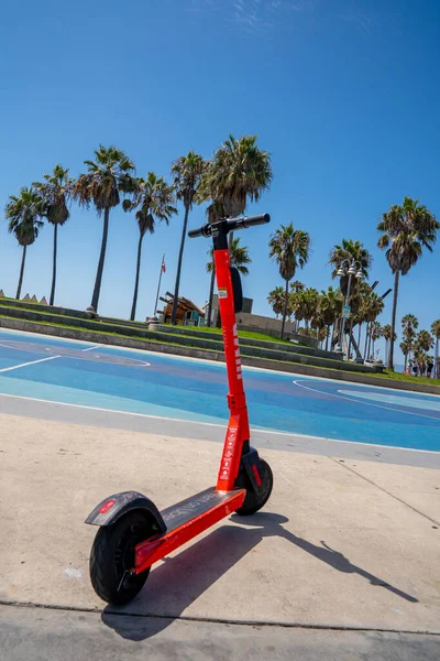 Venice Beach Usa May 2019 Orange Electric Dockless Scooter Ready — Stock Photo, Image