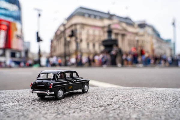 Июля 2019 Года Лондон Великобритания Лондонский Трафик Традиционная Черная Кэб — стоковое фото