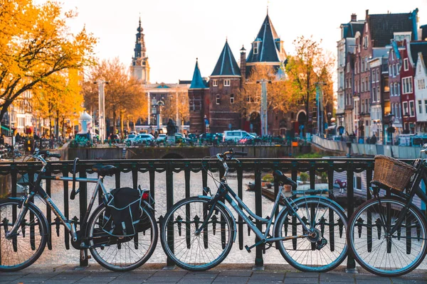 Amsterdam Países Bajos Mayo 2019 Canal Singel Con Casas Solariegas — Foto de Stock