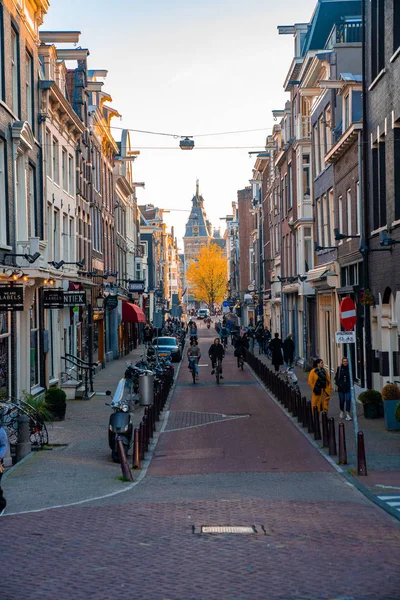 Amsterdam Países Bajos Mayo 2019 Canal Amstel Ámsterdam Con Casas — Foto de Stock