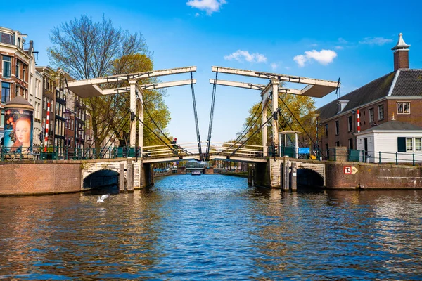 Amsterdam Netherlands May 2019 Amsterdam Canal Amstel Typical Dutch Houses — Stock Photo, Image