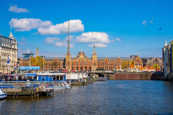 Amesterdão Países Baixos Maio 2019 Canal Singel Com Casas Holandesas — Fotografia de Stock