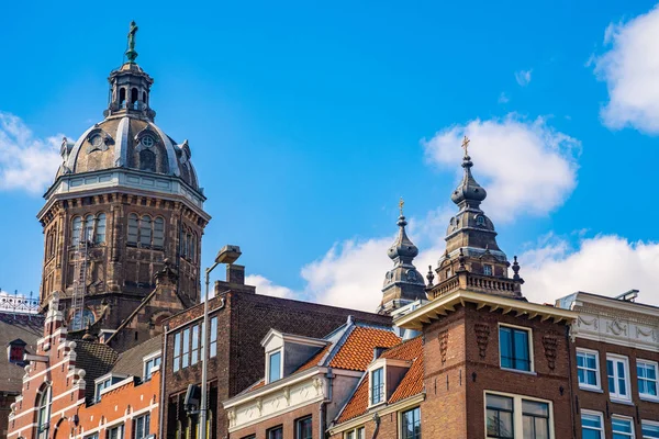 Amszterdam Hollandia Május 2019 Csatornák Tipikus Hagyományos Házak Tiszta Nyári — Stock Fotó