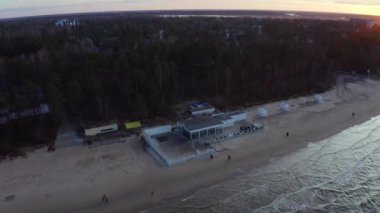 Plaj Lokantası Deniz kenarında yer almaktadır..