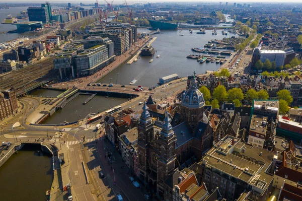 Panorámás Légi Felvétel Amszterdamból Gyönyörű Nyári Napon Hollandia Klasszikus Katedrális — Stock Fotó