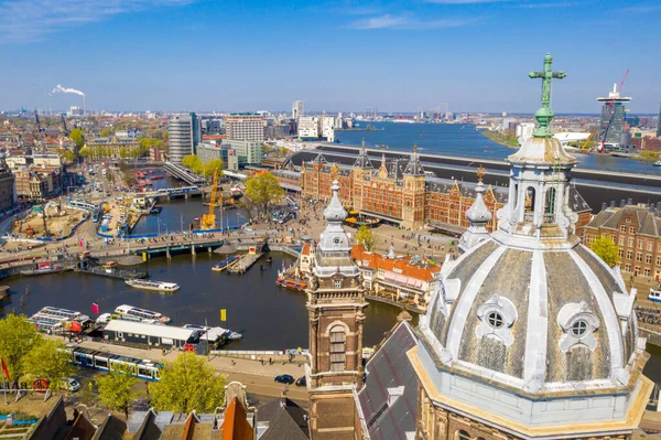 Panoramautsikt Över Amsterdam Vacker Sommardag Nederländerna Nära Den Klassiska Katedralen — Stockfoto
