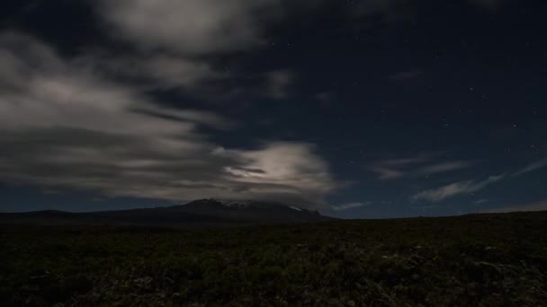 Sátrat Vertek Kilimandzsáró Hegy Lábánál Gyönyörű Időzített Kilátás Felhők Mozog — Stock videók