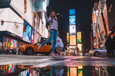 NEW YORK, ABD - Mayıs 2019: New York, Manhattan, Times Square 'de 