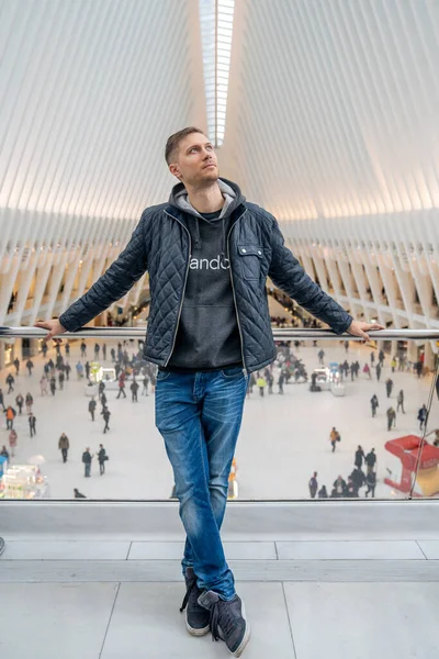 New York Usa May 2019 Young Guy Standing World Trade — Stock Photo, Image