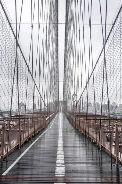 Leere Brooklyn Bridge Während Der Sperrung New York Wegen Pandemie — Stockfoto