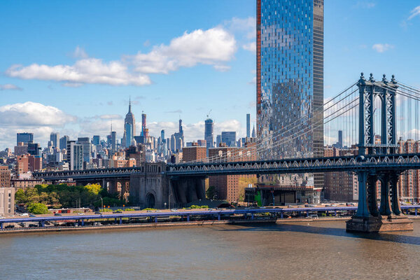 New York, USA. May 10, 2019. Terrific view of the Manhattan bridge from the Brooklyn bridge.