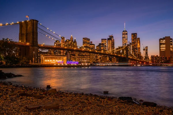 Magische Avond Zonsondergang Uitzicht Brooklyn Bridge Vanuit Het Brooklyn Park — Stockfoto