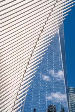 Mimarlık konsepti soyut arka plan. One World Trade Centre Taşımacılık Merkezinin detaylı mimari geçmişi.