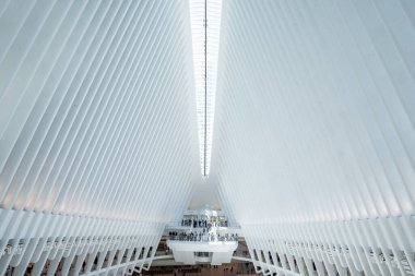 New York, New York, ABD - 23 Mayıs 2019: Dünya Ticaret Merkezi Ulaşım Merkezi 'nin İçi