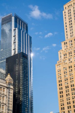 Manhattan, New York 'taki gökdelenlerin yakın görüntüsü.