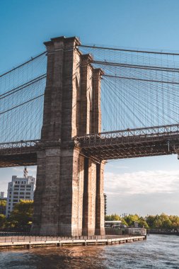 New York, ABD 'deki Brooklyn Köprüsü manzaralı.