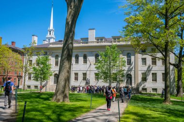 Boston, ABD. 25 Mayıs 2019. Cambridge 'deki Harvard Üniversitesi Tarihi Binası, Massachusetts, ABD.