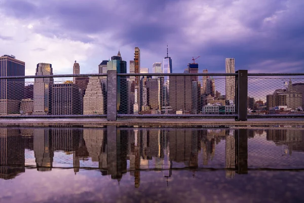 Magisk Kväll Lila Solnedgång Utsikt Över Brooklyn Bron Från Brooklyn — Stockfoto