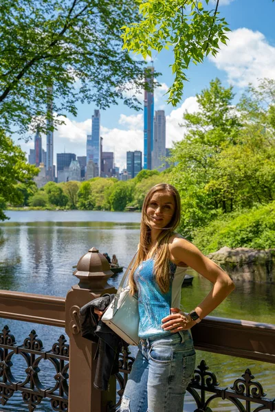 Sexig Flicka Utforska Central Park New York Stad Varm Solig — Stockfoto