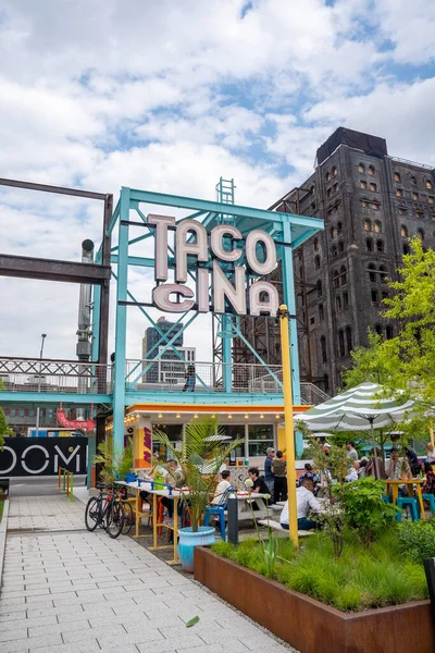 Nowy Jork Usa Maja 2019 Domino Park Kawiarnia Znak Williamsburg — Zdjęcie stockowe