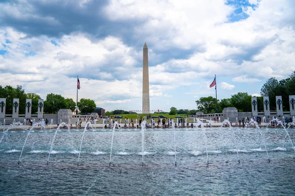 Washingtonský Památník Slunný Den Modrým Nebem Pozadí — Stock fotografie