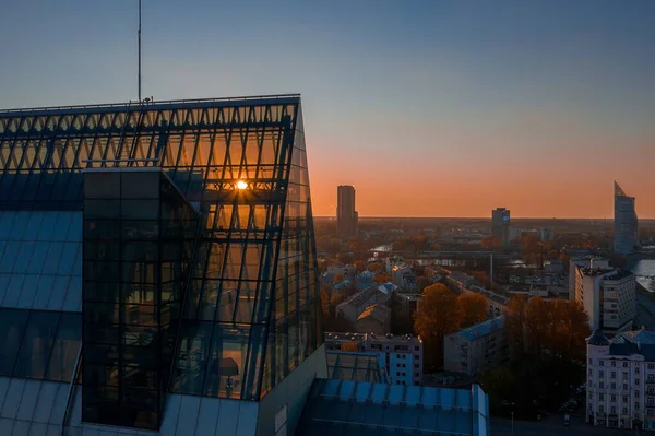 Luchtfoto Van Oude Stad Van Riga Tijdens Magische Zonsondergang Letland — Stockfoto