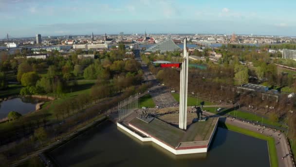 Riga Latvia Mei 2020 Pemandangan Udara Taman Kemenangan Riga Latvia — Stok Video