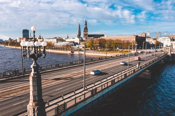Närbild Bron Över Floden Daugava Riga Som Går Direkt Till — Stockfoto