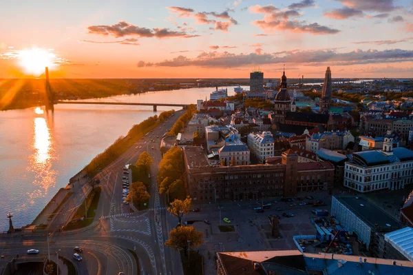 Luchtfoto Van Oude Stad Van Riga Tijdens Magische Zonsondergang Letland — Stockfoto